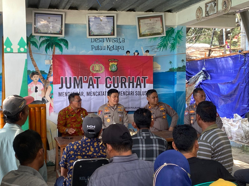 Kapolres Kepulauan Seribu Gelar Jumat Curhat di Pulau Tidung, Warga Diajak Aktif Jaga Kamtibmas dan Manfaatkan Layanan 110