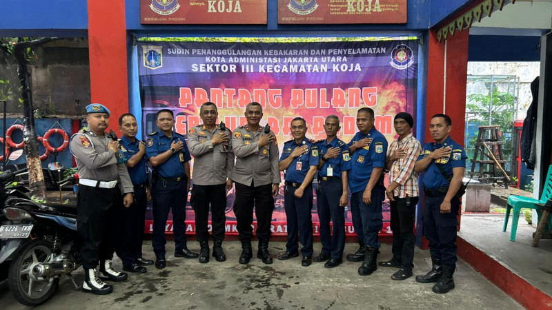 Kordinasi Polri - Damkar Diperkuat, Kapolsek Koja Lakukan Kunjungan Kerja