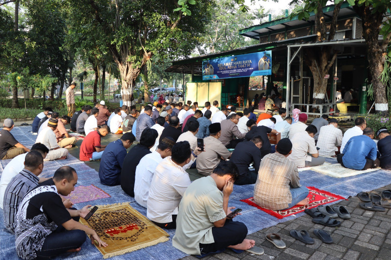 Polres Kepulauan Seribu Gelar Sholat Idul Adha 1447 H dan Salurkan Hewan Kurban untuk Warga Kepulauan