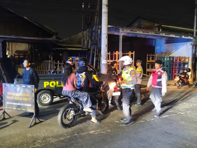 Jaga Jakarta On The Spot, Kapolsek Bekasi Barat Pimpin KRYD dan Razia Stasioner Cegah Tawuran