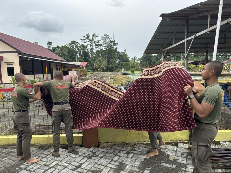Satgas Damai Cartenz 2026 Perkuat Toleransi dengan Pembersihan Masjid An-Nur Mile 32