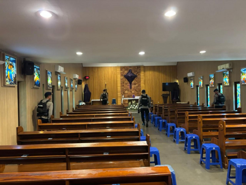 Brimob Polda Metro Sterilisasi Gereja Pastikan Paskah Aman