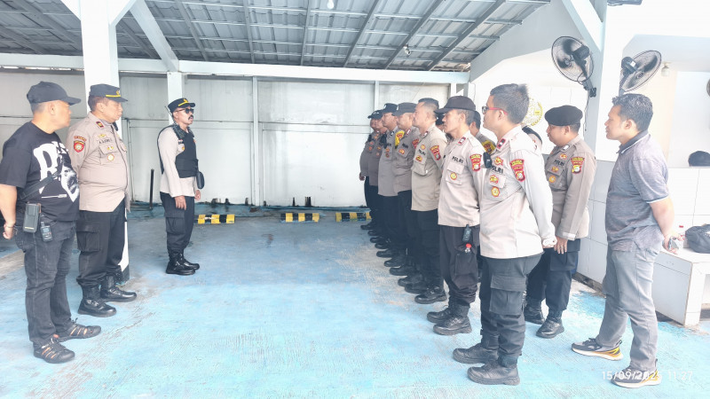 Dukung Program Jaga Jakarta Polsek Pademangan Gelar Apel Penyekatan Massa di Maspion Plaza