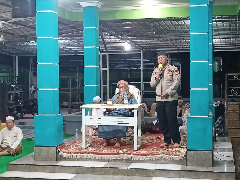 Kapolsek Bekasi Barat Ajak Warga Perkuat Kamtibmas dalam Pengajian As Salmaniyah