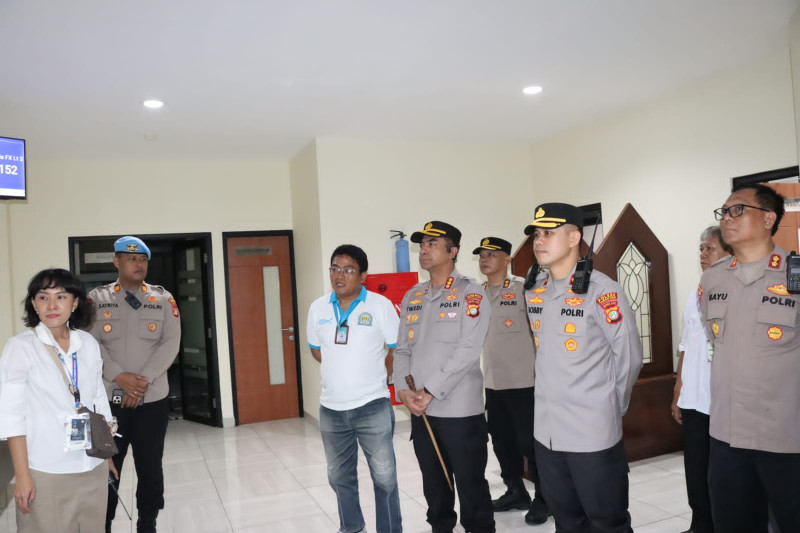 Polres Metro Jakarta Barat Pastikan Paskah 2026 Aman dan Khidmat, 147 Personel Amankan 33 Gereja