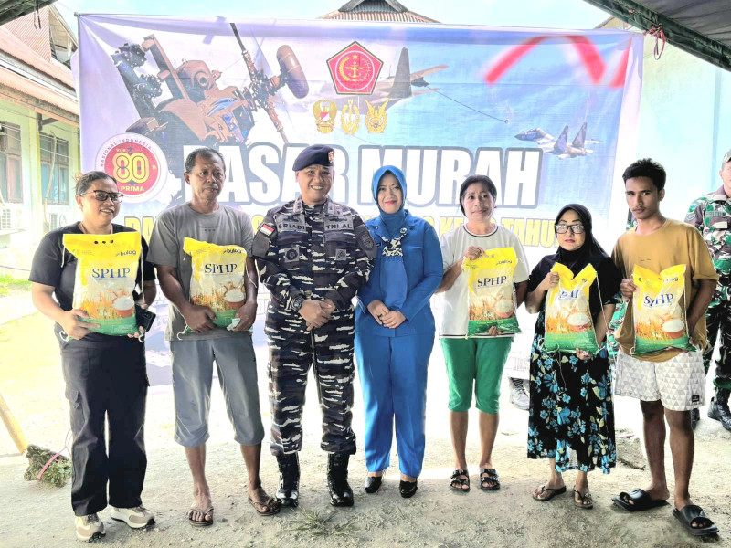 TNI di Aru Gelar Pasar Murah dan Bakti Kesehatan Menyongsong HUT Ke 80 TNI