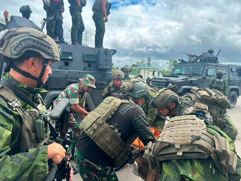 TNI Habema Evakuasi Jenazah Korban Penembakan di Yahukimo, Serahkan kepada Keluarga untuk Dimakamkan