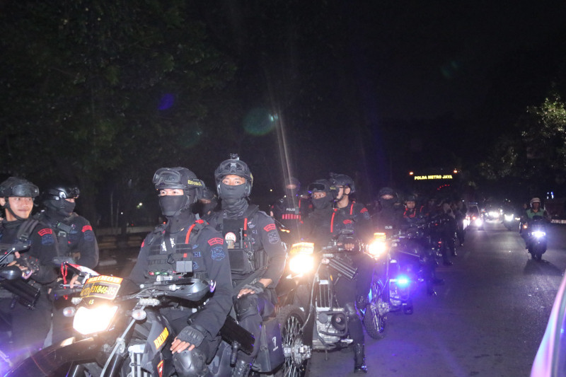 Polda Metro Jaya Gelar Patroli Malam Sebanyak 135 Personel Gabungan Siaga