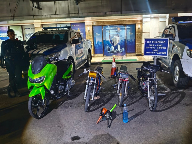 Patroli Gabungan Brimob Polda Metro Jaya Amankan Kendaraan dan Alat Mencurigakan di Rawamangun