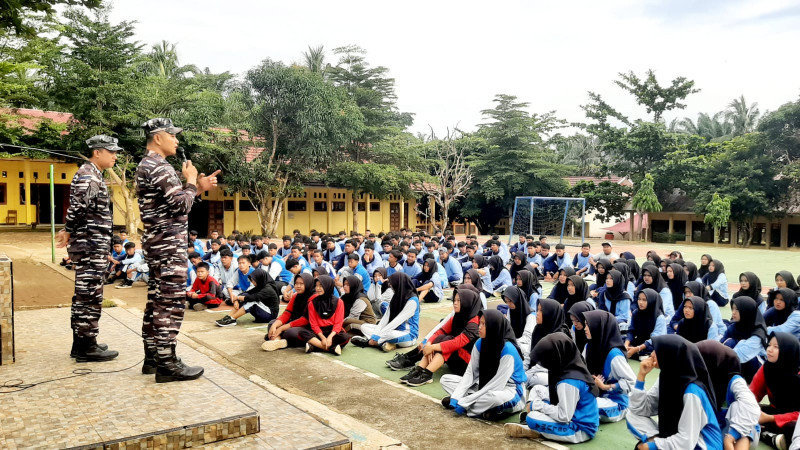 Babinpotmar Posal Seluma Lanal Bengkulu Kunjungi SMAN 7 Seluma, Laksanakan Sosialisasi dan Edukasi