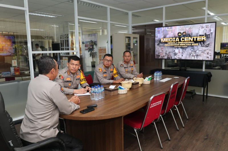 Peduli Korban Bencana, Polri Dirikan Media Center Bantuan Kemanusiaan di Bandara Soetta