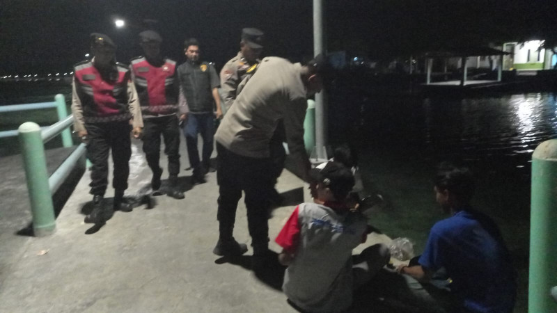 Patroli 3C dan Sosialisasi Layanan Polisi 110, Polsek Kepulauan Seribu Selatan Hadir Jaga Kamtibmas Pulau-Pulau Penduduk