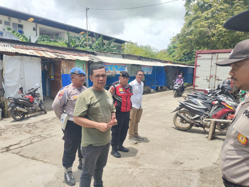 Polisi Siaga, Polsek Metro Penjaringan Gelar Apel Pengamanan Sita Eksekusi PN Jakarta Utara di Kapuk Muara