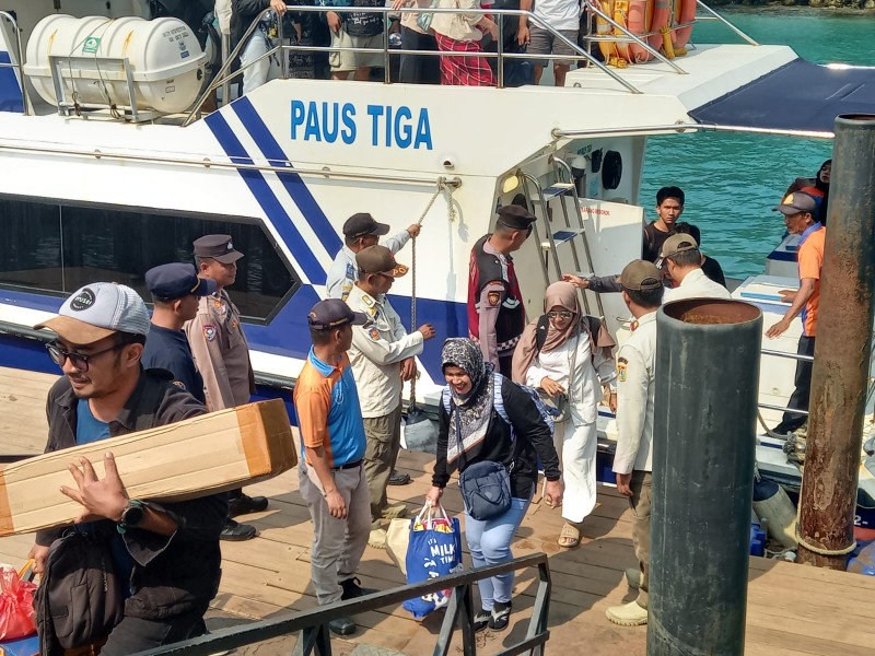 Jakarta On The Spot, Polres Kepulauan Seribu Kedepankan Pelayanan Humanis di Dermaga dan Sosialisasikan Layanan Polisi 110