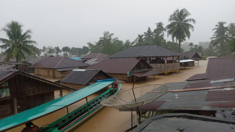 Polri Kerahkan Personel Membantu Warga Terdampak Bencana di Sumatera Utara