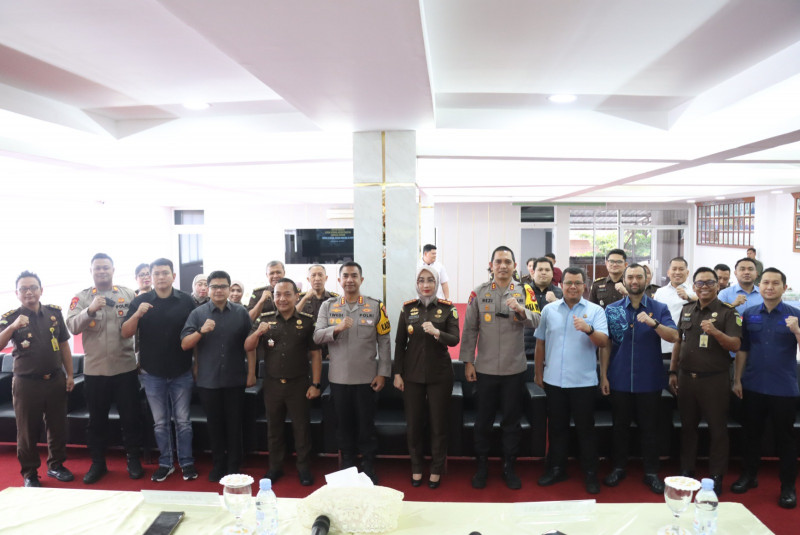 Kapolres Metro Jakarta Barat Jalin Silaturahmi dengan Kajari, Perkokoh Kolaborasi Polri dan Kejaksaan