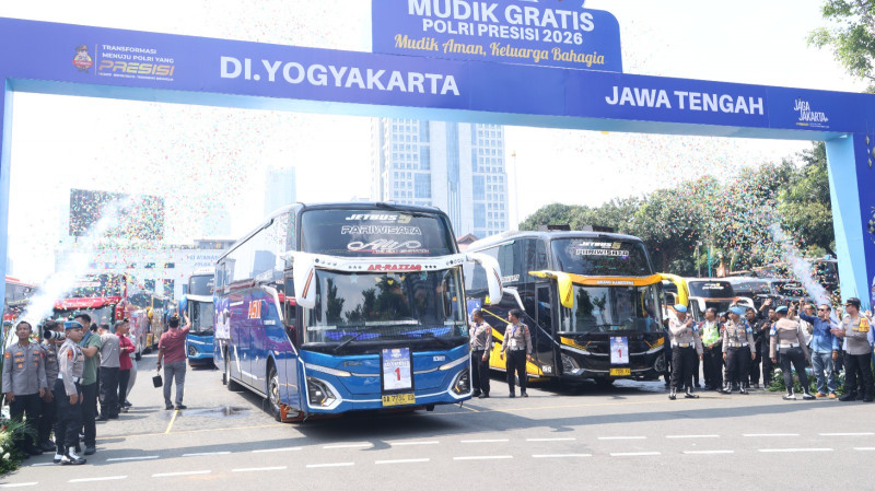 Melepas Peserta Mudik Gratis Polri, Menkes : Jumlah Kecelakaan Menurun Drastis Berkat Pengecekan Kesehatan Sopir