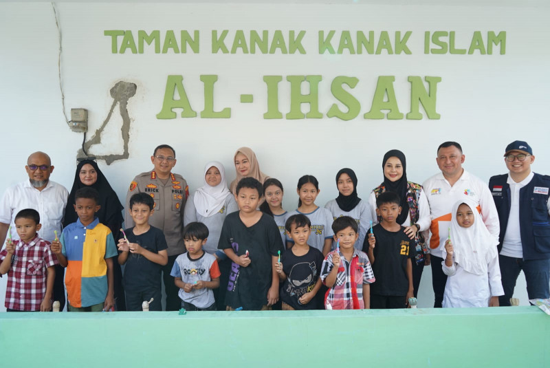 Kapolres Metro Jakarta Utara Hadiri Bakti Sosial Pemeriksaan dan Pengobatan Gigi Gratis di TK Al Ihsan Kelapa Gading