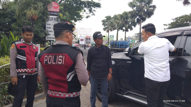 Respon Cepat Polsek Bekasi Utara Tangani Aduan Pecah Kaca Mobil di Boulevard Timur