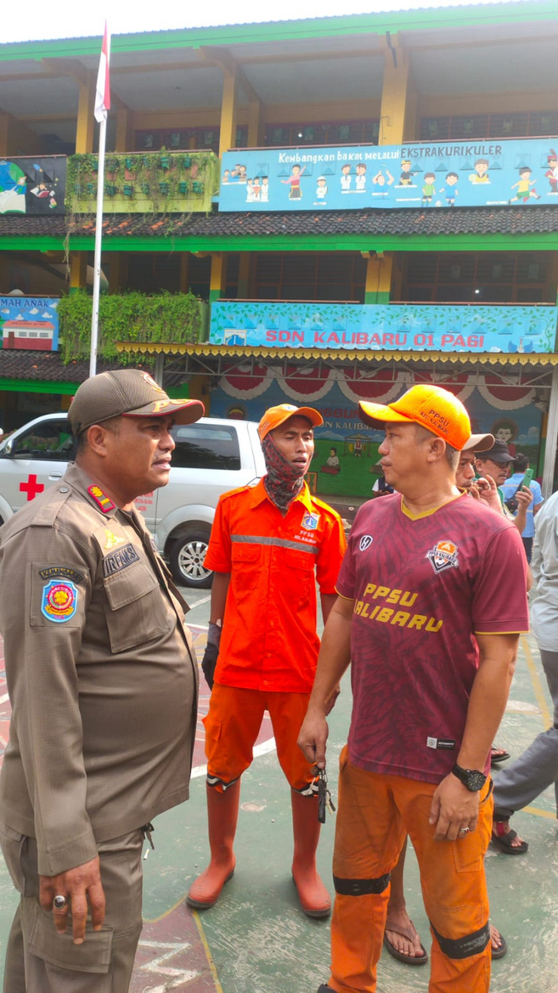 Mobil MBG Tabrak Barisan Siswa di SDN 01 Cilincing, Suasana Pagi Berubah Mencekam