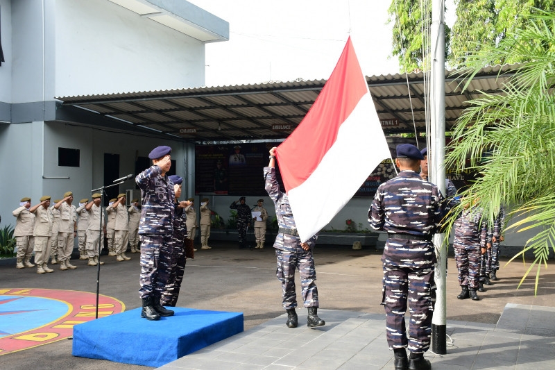 Komandan Lanal Bandung Pimpin Upacara 17 an