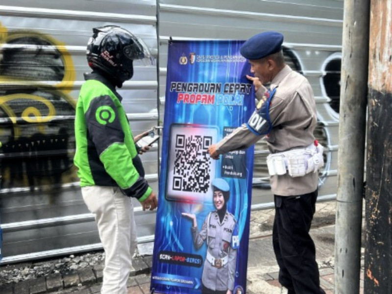 Provos Satbrimob Polda Metro Jaya Sosialisasikan Layanan Pengaduan Masyarakat (Yanduan) Divpropam Polri