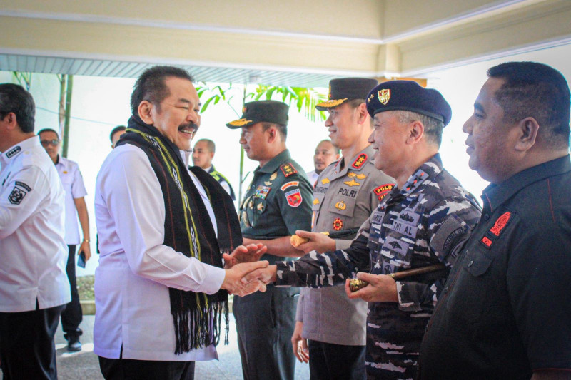 Dankodaeral lX Ambon Ikuti Penyambutan Kunjungan Kerja Jaksa Agung di Maluku