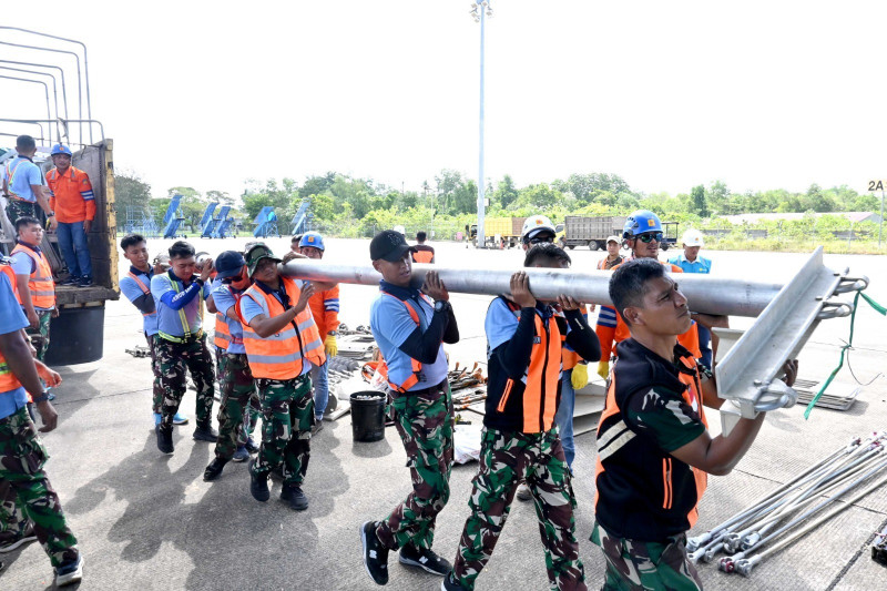 Menembus Jarak Demi Terangnya Negeri, Lanud Sjamsudin Noor Dukung Misi Airbus A-4002M TNI AU Percepat Pemulihan Kelistrikan Sumatera