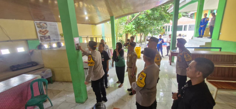 Inovasi Kapolres Kepulauan Seribu, Sosialisasi Layanan Maksimal Lewat Barcode Anti Bullying dan Jaga Laut