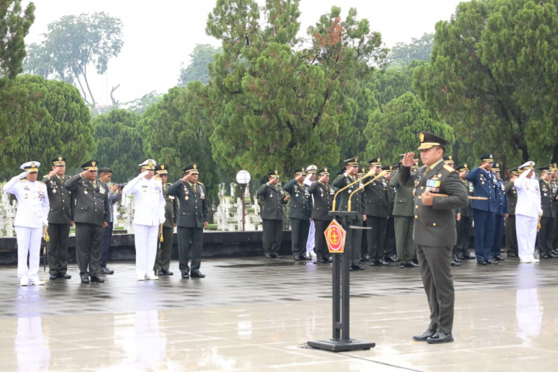 Sambut HUT Ke 80 TNI, Kodaeral l Laksanakan Ziarah Nasional di TMP Bukit Barisan