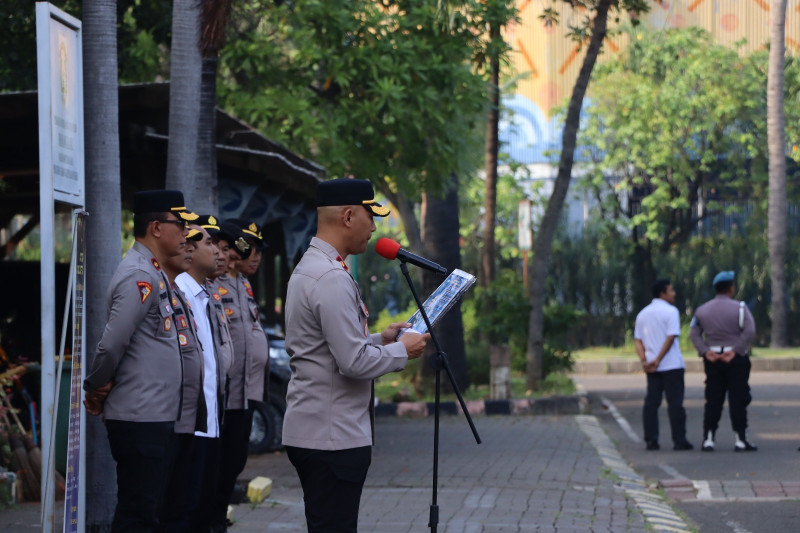 Apel Pagi Polres Kepulauan Seribu, Wakapolres Tekankan Pedomani Direktif Kapolda Metro Jaya