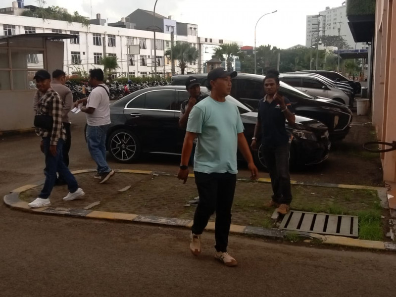Polsek Pademangan Tindak Lanjut Laporan Warga Melalui 110 Terkait Debt Collector di Mangga Dua Square