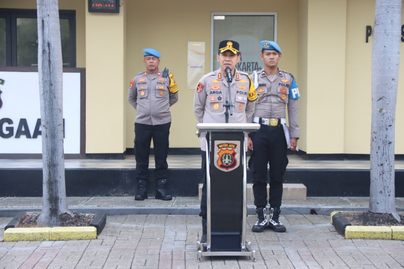 Kapolres Kepulauan Seribu Pimpin Apel Pagi Tegaskan Disiplin Personel dan Ingatkan Soal Hindari Gaya Hidup Hedonis