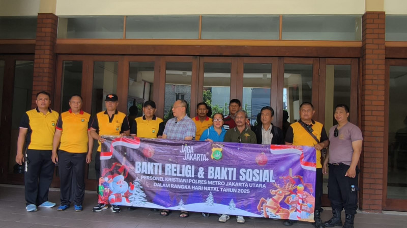 Polsek Pademangan Gelar Bakti Religi Bersihkan Gereja Jelang Natal 2025