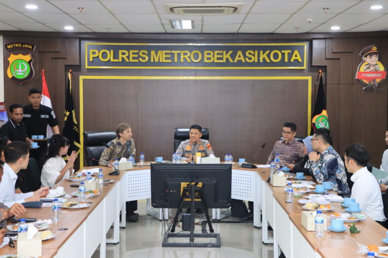 Kunjungan Delegasi HTIIL Kepolisian Jepang ke Polres Metro Bekasi Kota