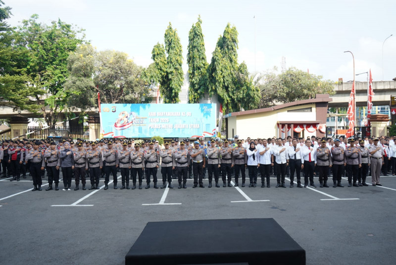 Wakapolres Metro Jakarta Utara Pimpin Apel Pagi dan Upacara Kenaikan Pangkat Pengabdian
