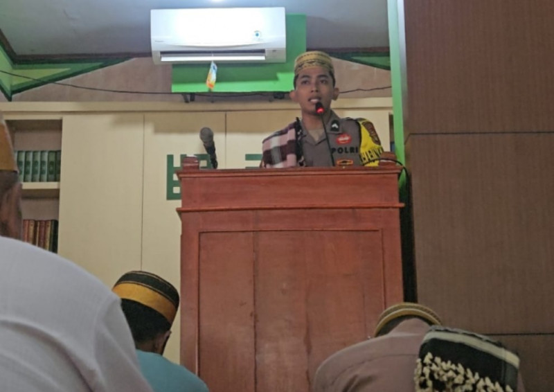Polisi Jadi Khotib Jumat di Pulau Sabira, Sosok Bripda Jailudin Jadi Sorotan, Polisi yang Berdakwah dari Mimbar Jumat