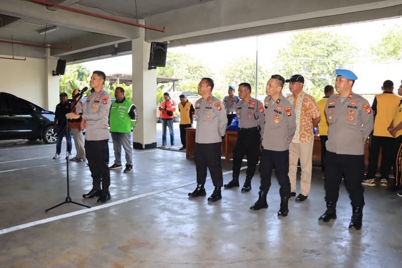 Jaga Bekasi On The Spot Polres Metro Bekasi Kota Gelar Jumat Berbagi, Perkuat Jalinan Kasih dengan Ojol dan Ormas Sabuk Kamtibmas