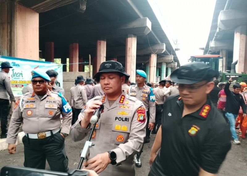 Kapolda Metro Jaya Pimpin Curvai Satgas ASRI “Bang Jasri” di Jakarta Utara, Ajak Masyarakat Jaga Kebersihan Lingkungan