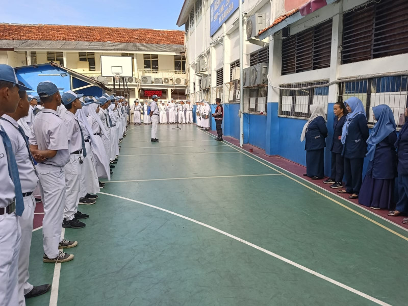 Polsek Metro Penjaringan Gelar Program Police Go To School dan Cooling System di SMK Remaja Pluit: Bangun Disiplin Cegah Tawuran Bentuk Generasi Berkarakter