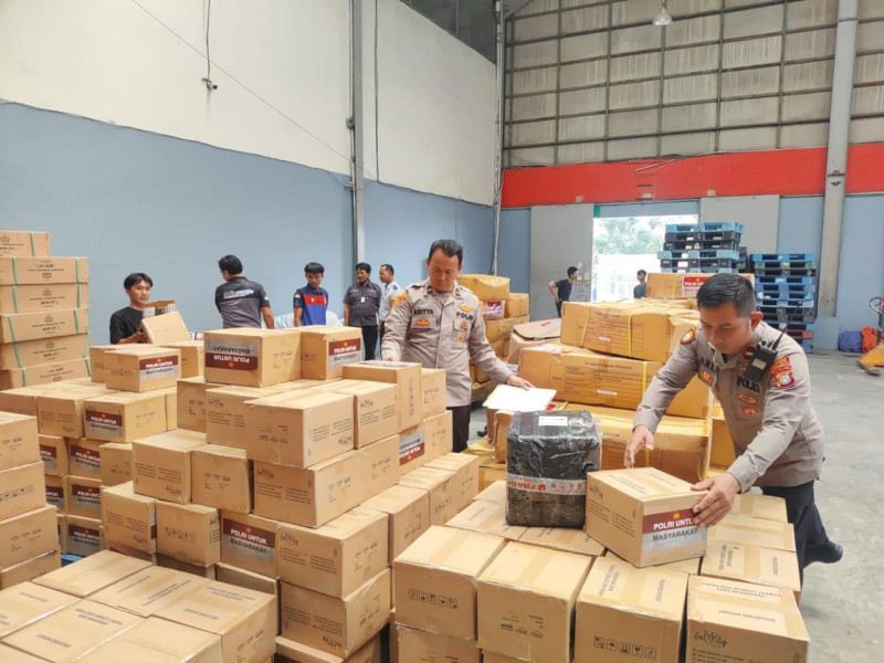 Slog Polri Kirim Bantuan Kemanusiaan untuk Masyarakat Aceh, Proses Pengiriman Melalui Bandara Soekarno Hatta Dimulai Hari Ini