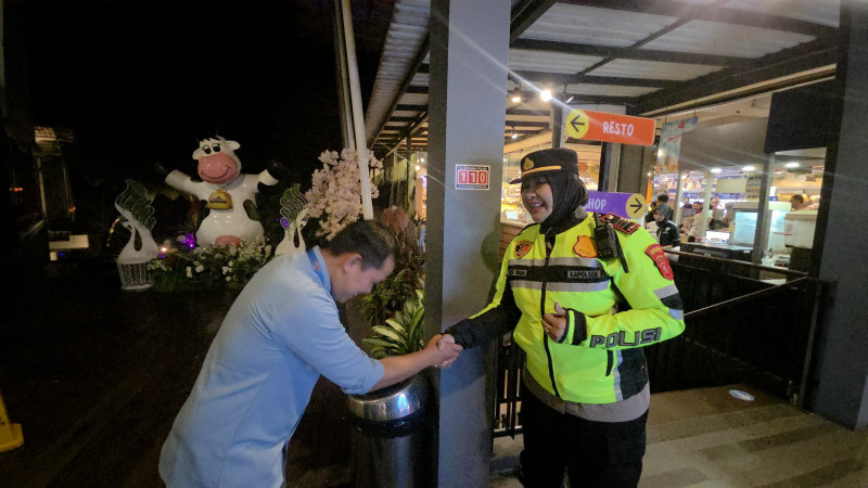 Kapolsek Megamendung Sosialisasikan Call Center 110, Pastikan Kamtibmas Kondusif Jelang Lebaran 2026