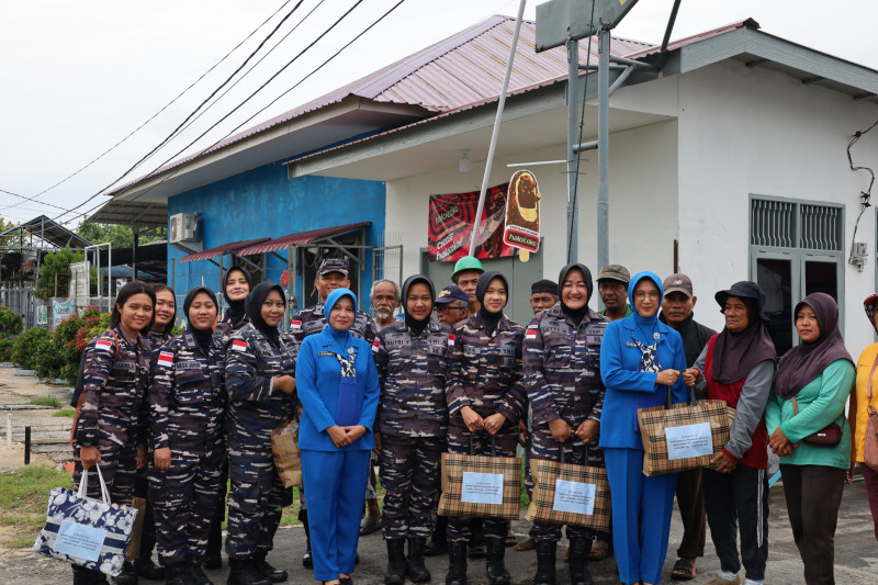 Tebar Kepedulian Sosial dan Kuatkan Jalinan Silaturahmi Warnai Peringatan HUT Ke 63 Kowal di Lanal Dumai