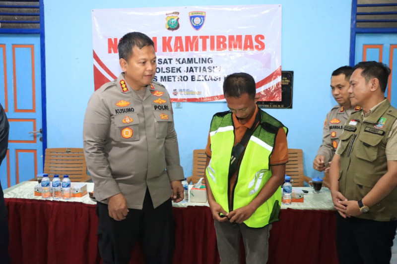 Kenalkan Layanan Call Center Polri 110, Kapolres Metro Bekasi Kota Libatkan Warga dalam Simulasi Panggilan