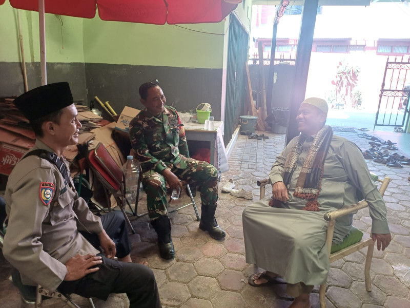 Sinergitas TNI-Polri Perkuat Kamtibmas, Bhabinkamtibmas dan Babinsa Sambangi Tokoh Agama di Bintarajaya