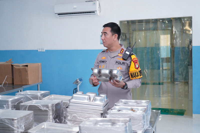 Wakapolres Metro Jakarta Utara Cek Kesiapan Pembangunan SPPG 2 Polri di Pegangsaan Dua