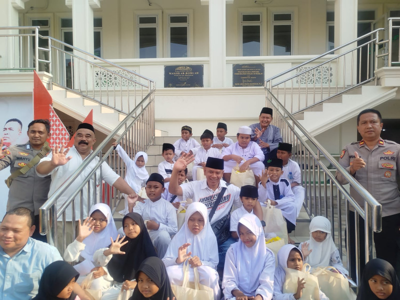 Bukan Sekadar Pergantian Pimpinan, Polsek Pondok Gede Hadir Berbagi untuk Anak Yatim