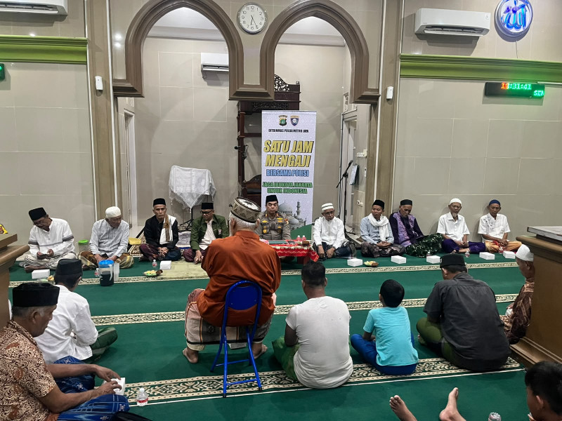 Satu Jam Mengaji Bersama Polisi, Ditbinmas Polda Metro Jaya Gaungkan Kemakmuran Masjid untuk Jaga Keamanan
