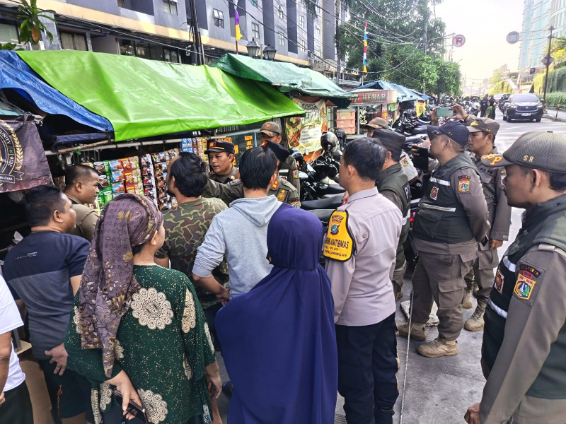 Bulan Tertib Trotoar Digelar di Apartemen Laguna Pluit, Polisi Libatkan TNI hingga Satpol PP