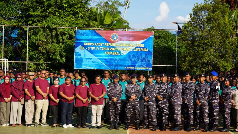 Latih Disiplin Tempa Kepemimpinan Kodaeral x Didik Kadet Muda Jayapura Dalam Persami KKRI